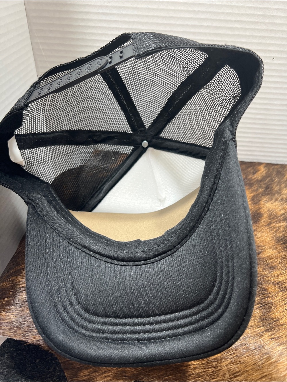 Black & White Trucker Hat with Turquoise Feather Embroidery. $45 retail!! - Picture 8 of 8